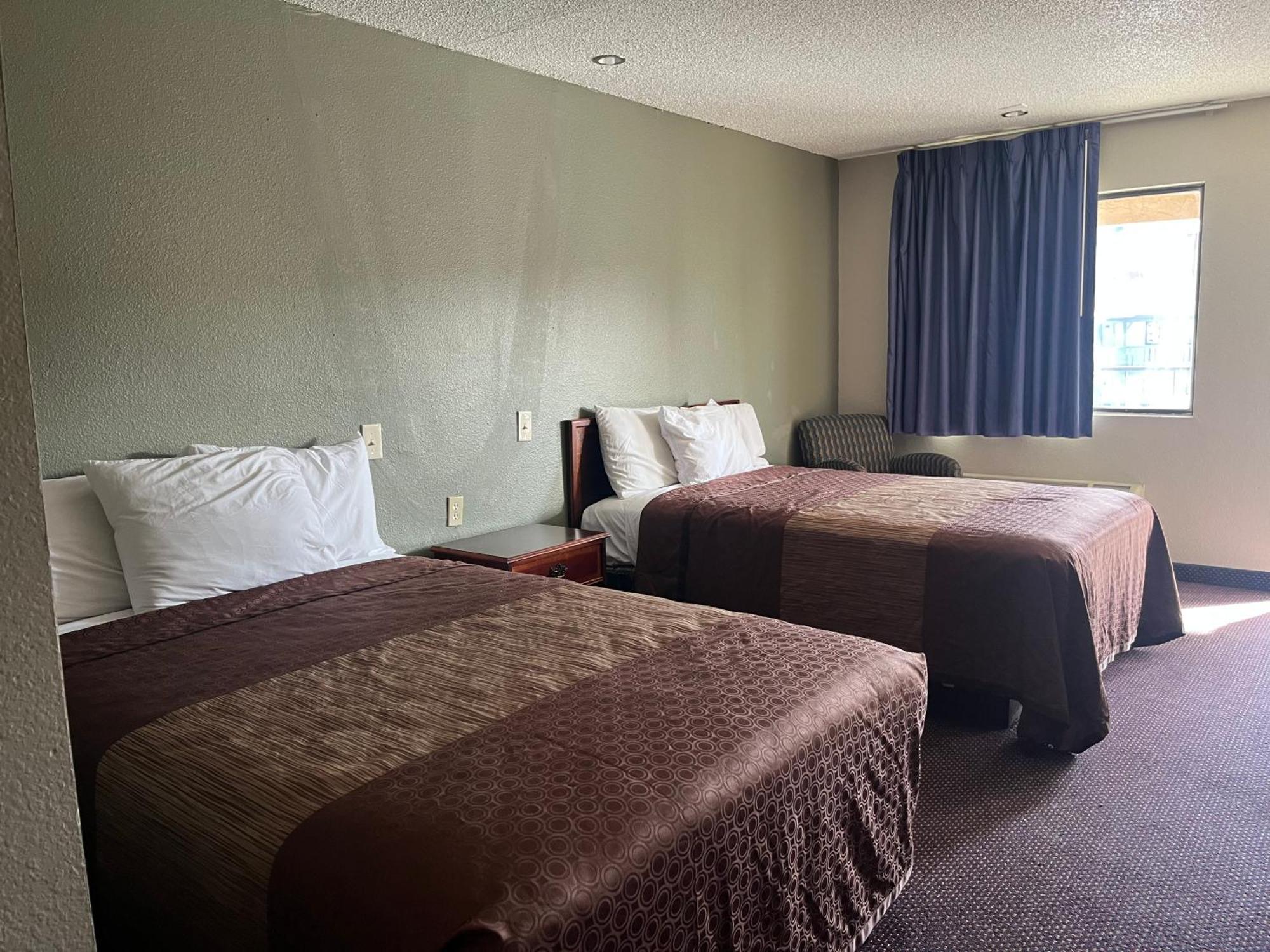 Hallmark Inn&suites