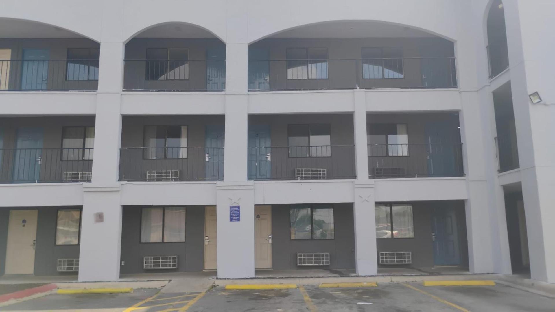 Motel Hallmark Inn&suites